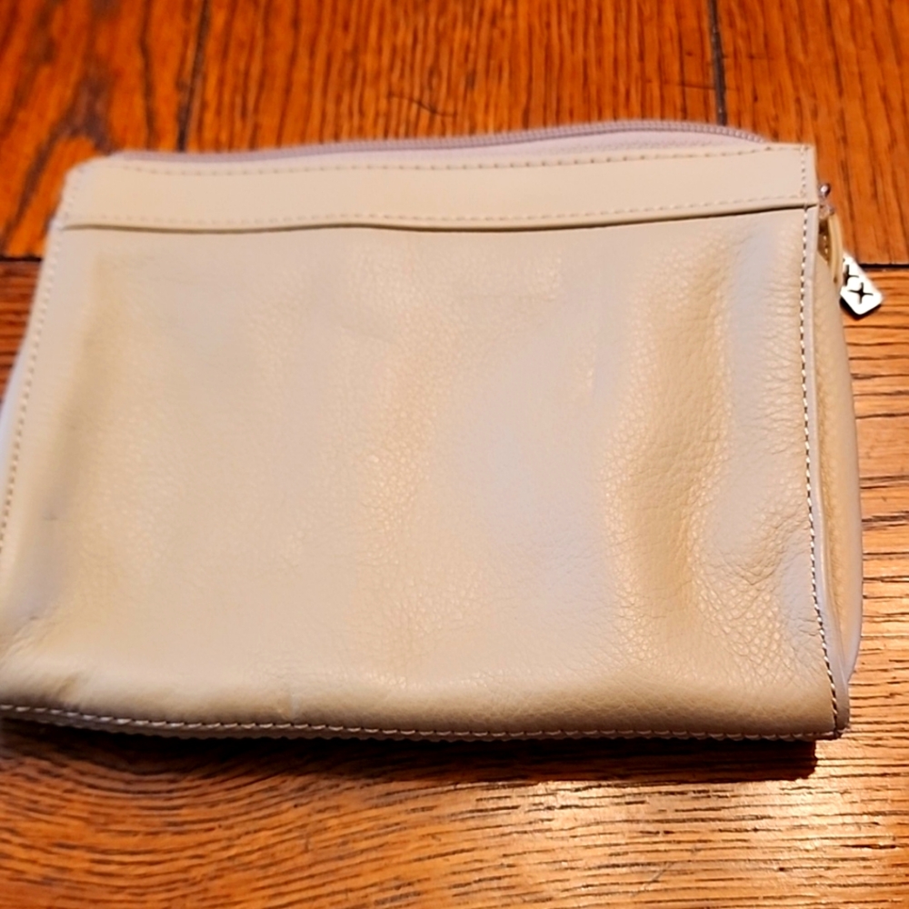 Maxx ny clutch